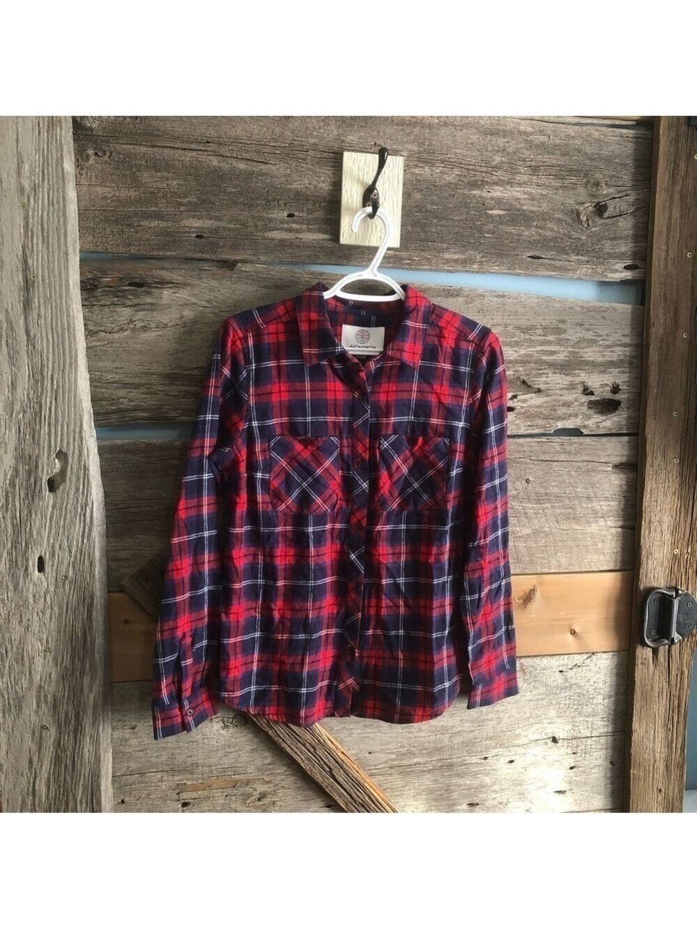 44 Degrees North NWT Size Small Plaid Button Down Shirt